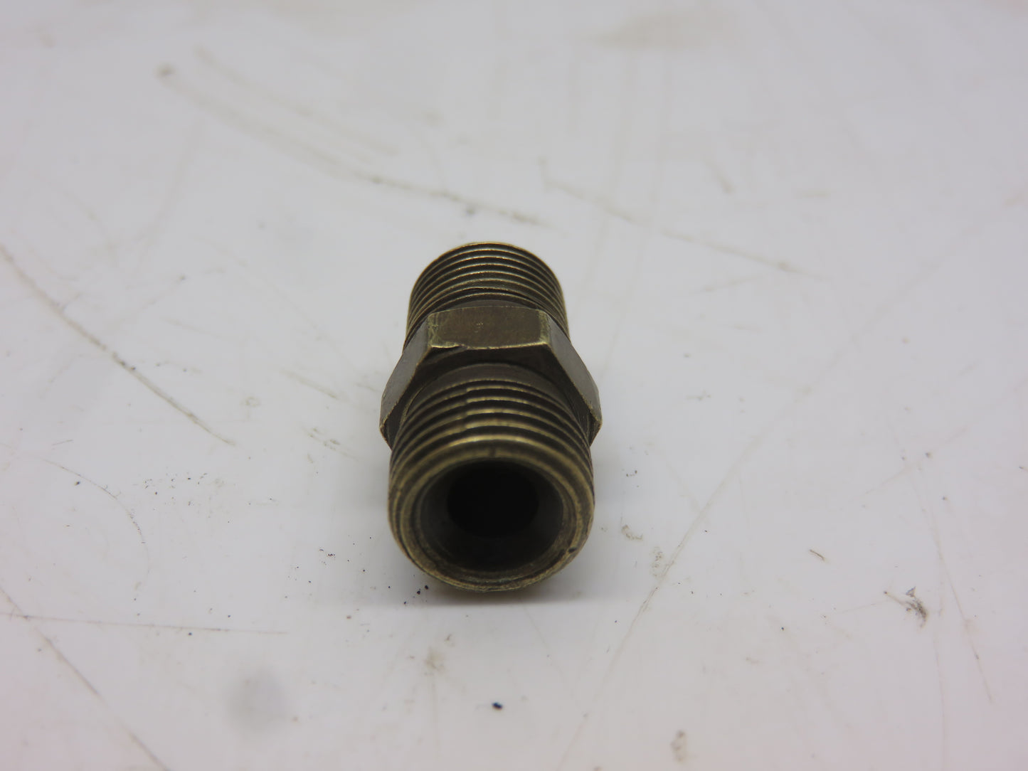 E1994R John Deere Oil Line Connector For A, AR, AO, B, BO, BR, D, H, R, 50, 60, 70, 80