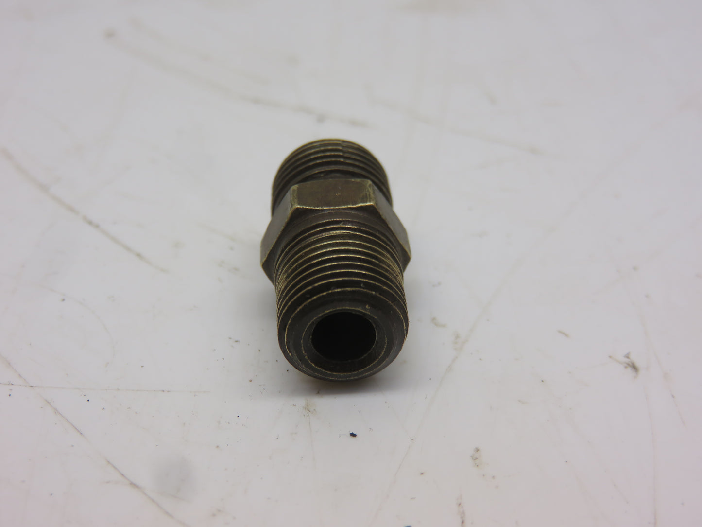 E1994R John Deere Oil Line Connector For A, AR, AO, B, BO, BR, D, H, R, 50, 60, 70, 80