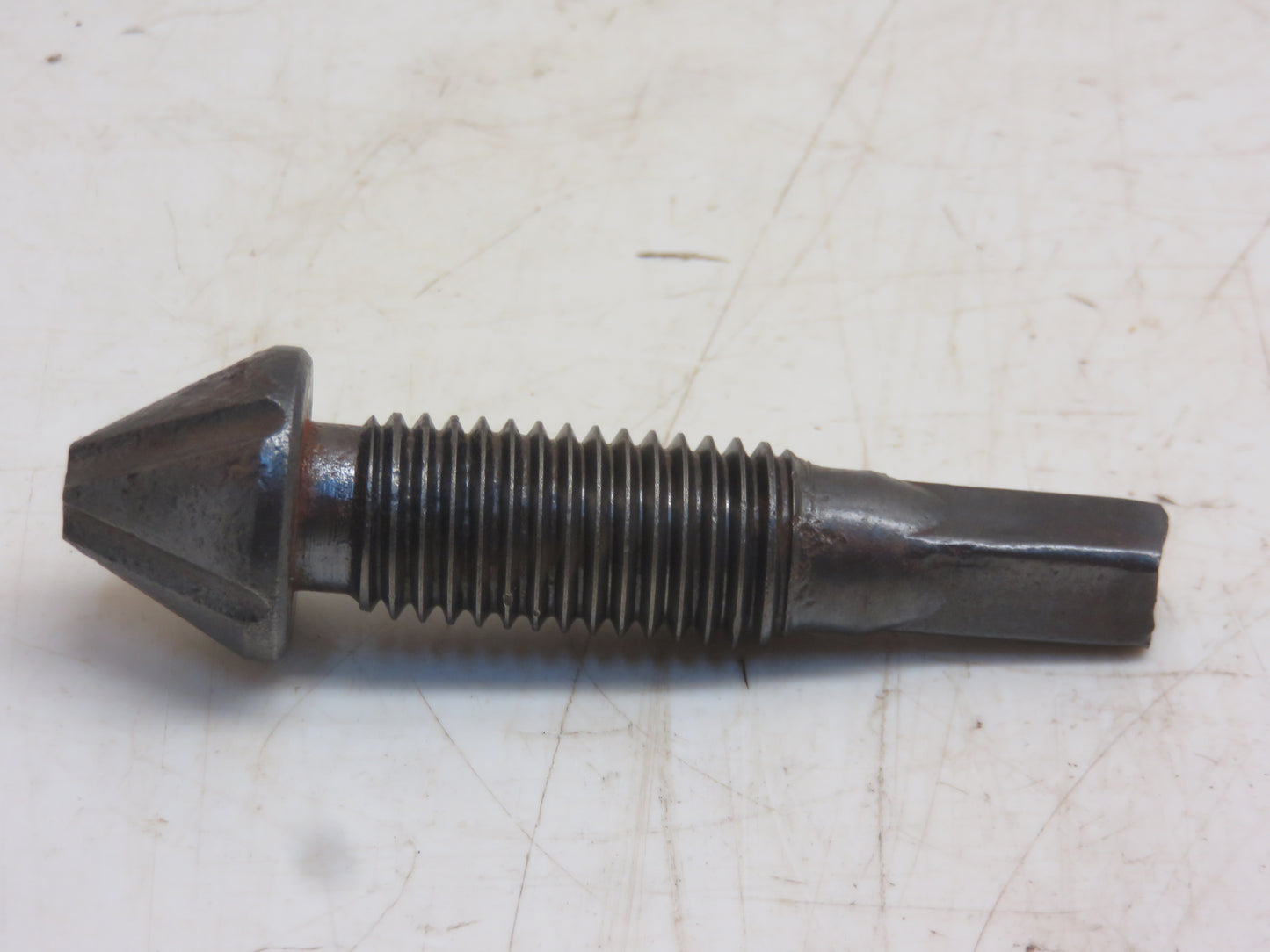 A151R John Deere Brake Adjusting Screw For A, B, G, H, R, 50, 60, 70, 80, 520, 620, 720, 820