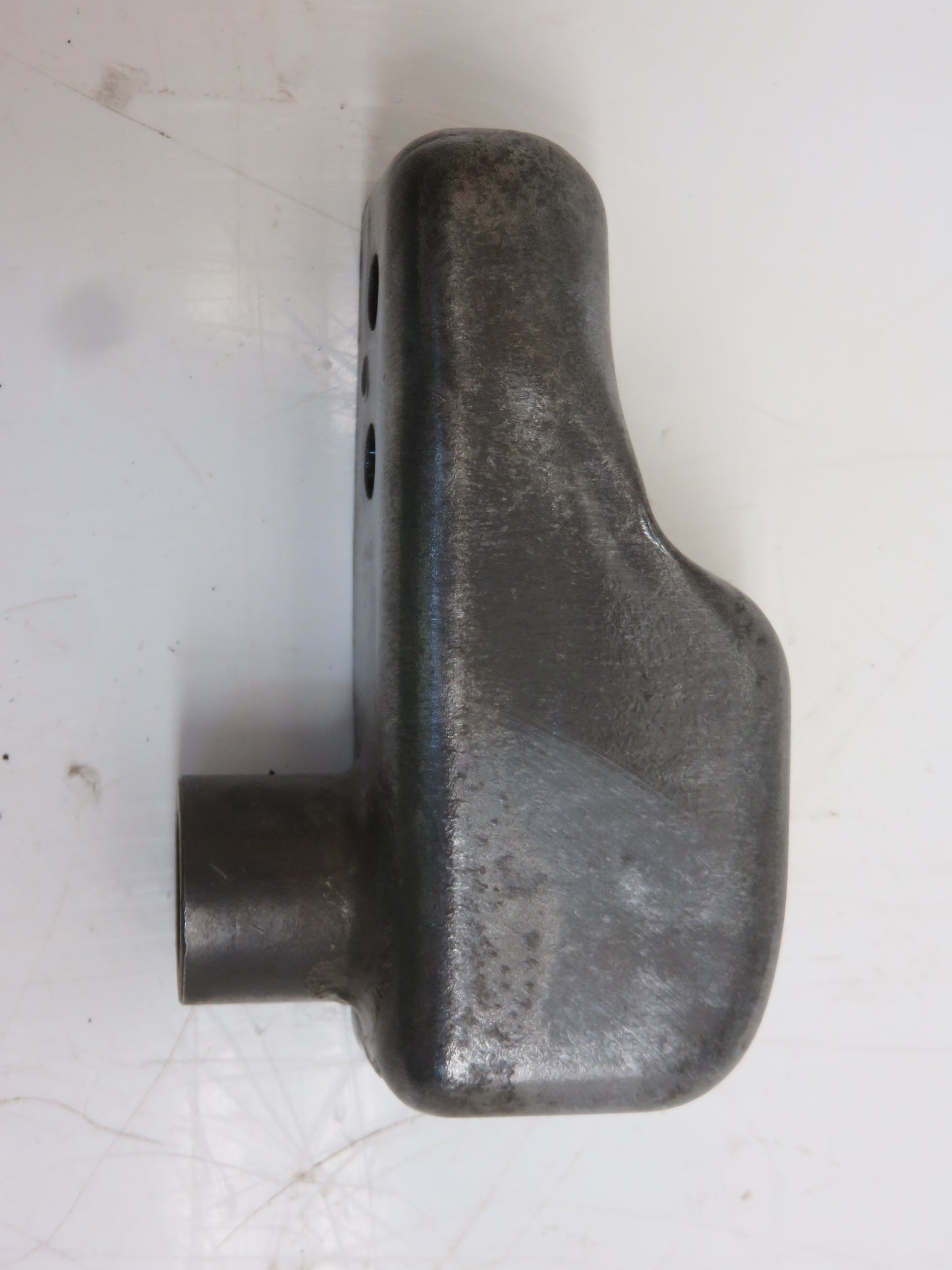 AF3242R John Deere Engine Oil Relief Valve Spring Bracket For A, AR, AO, 60, 70, 620, 720, 630, 730