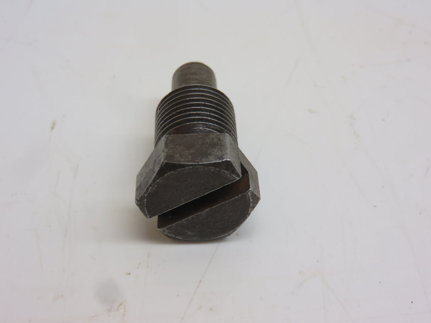 R21099R John Deere Engine Oil Pressure Adjusting Screw For 630, 730