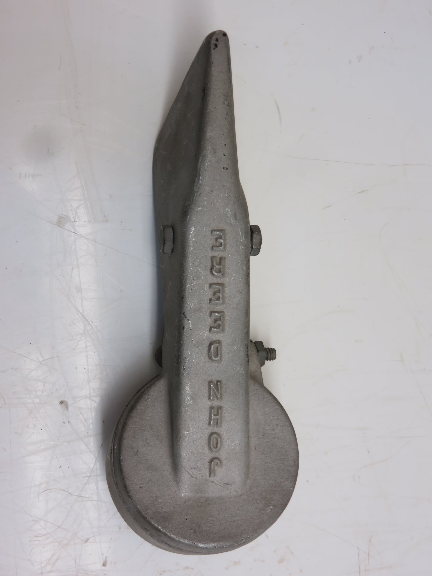 AR30005 John Deere Exhaust Rain Cap For 3010, 4010