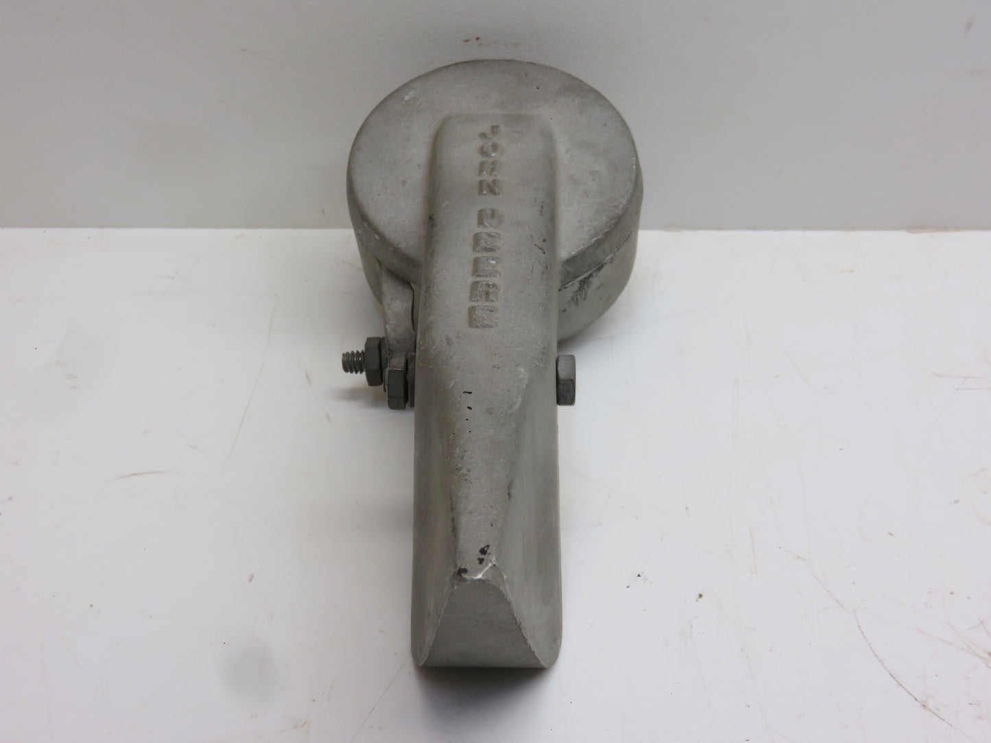 AR30005 John Deere Exhaust Rain Cap For 3010, 4010