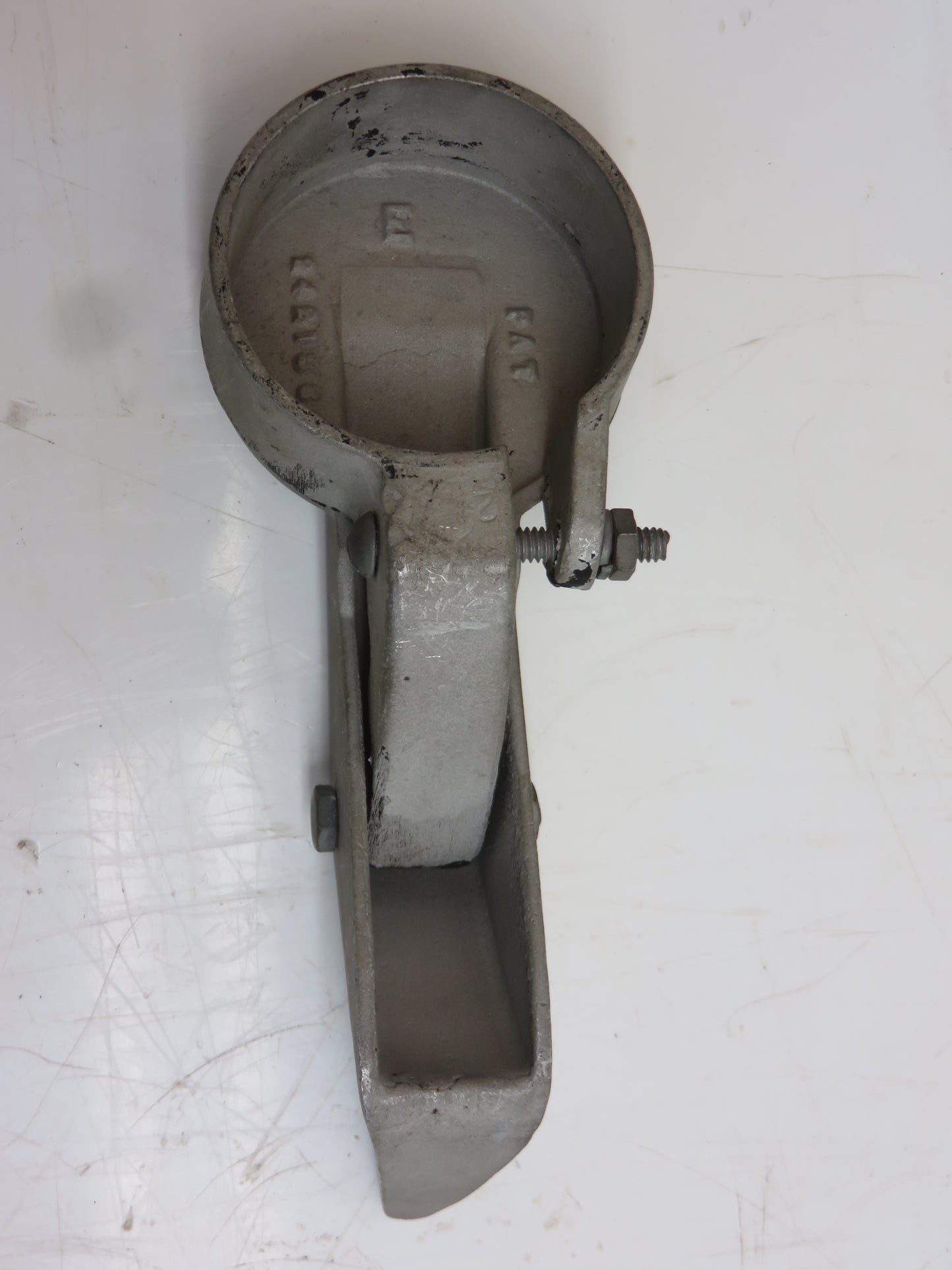 AR30005 John Deere Exhaust Rain Cap For 3010, 4010