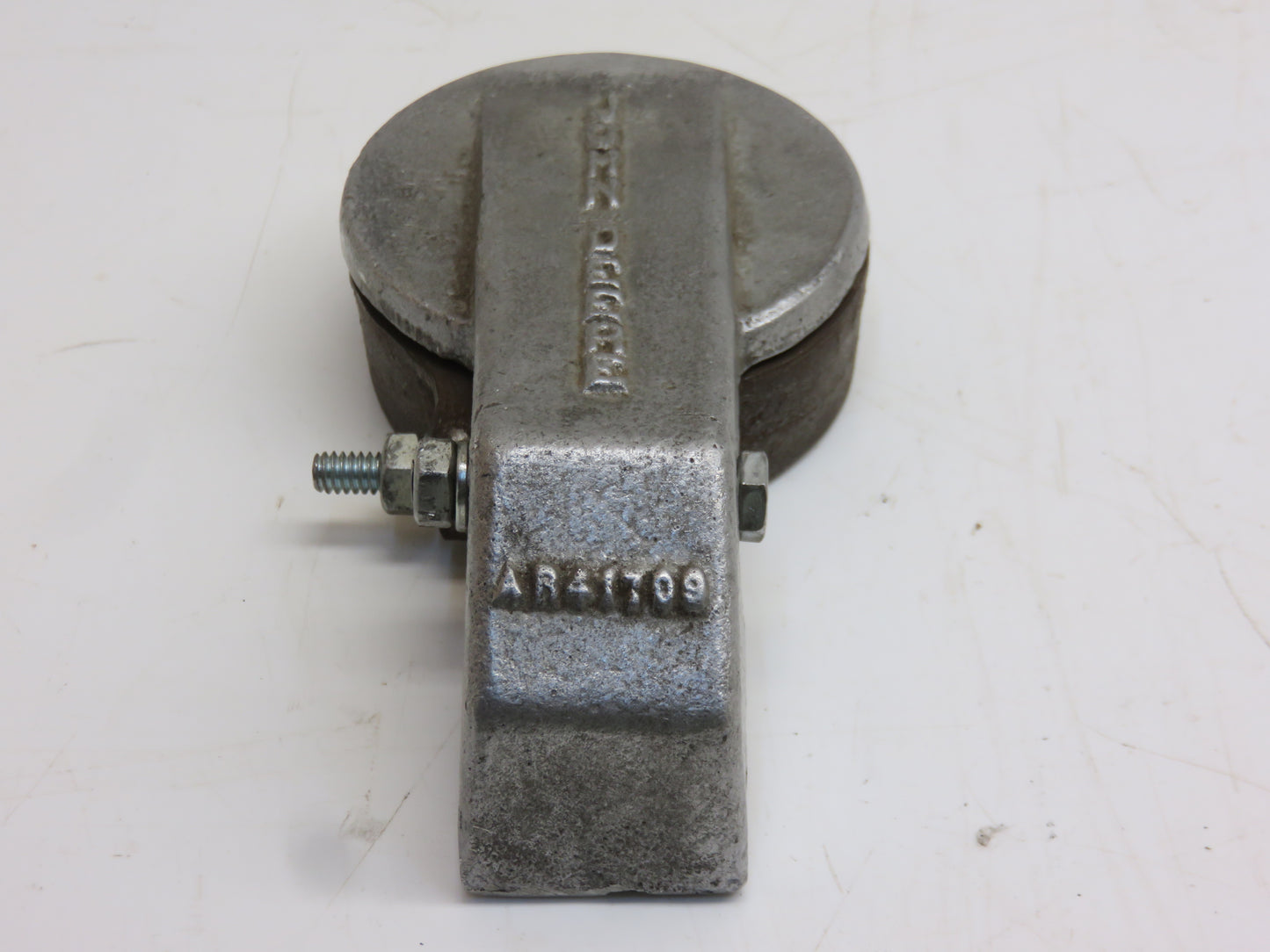 AR41708 John Deere Exhaust Rain Cap For 3020, 4020