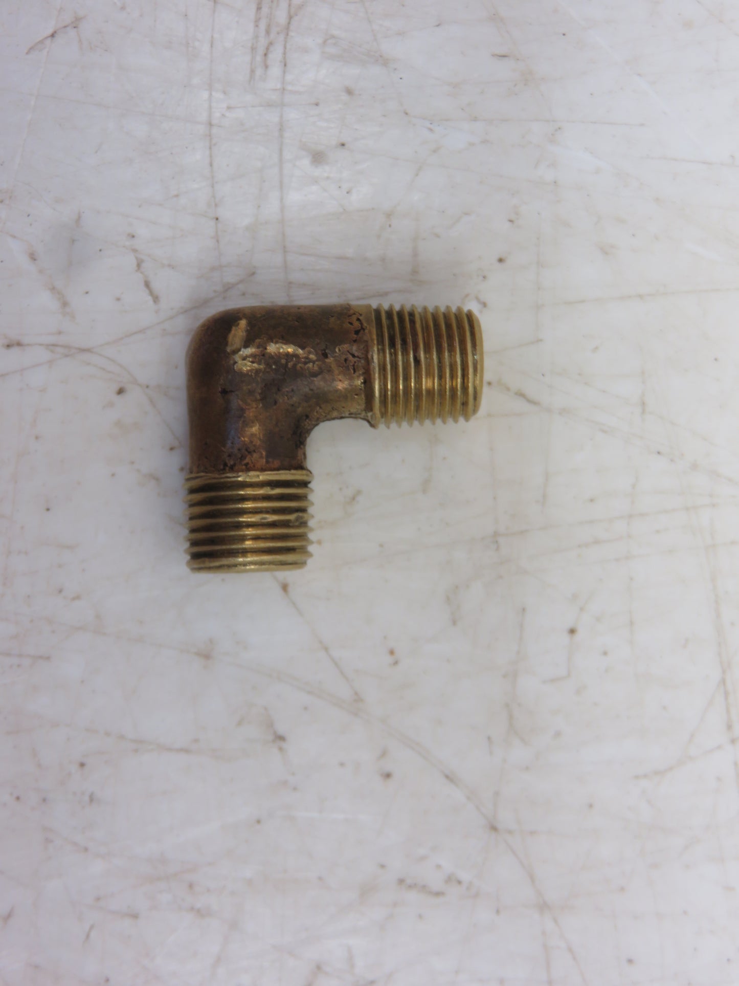 F357R John Deere Oil And Fuel Line Fitting For G, H, R, 70, 80, 520, 620, 720, 820, 530, 630, 730, 830