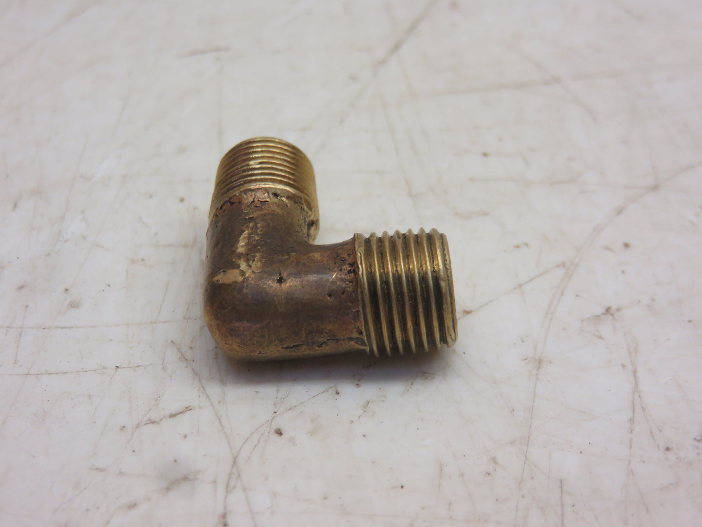 F357R John Deere Oil And Fuel Line Fitting For G, H, R, 70, 80, 520, 620, 720, 820, 530, 630, 730, 830