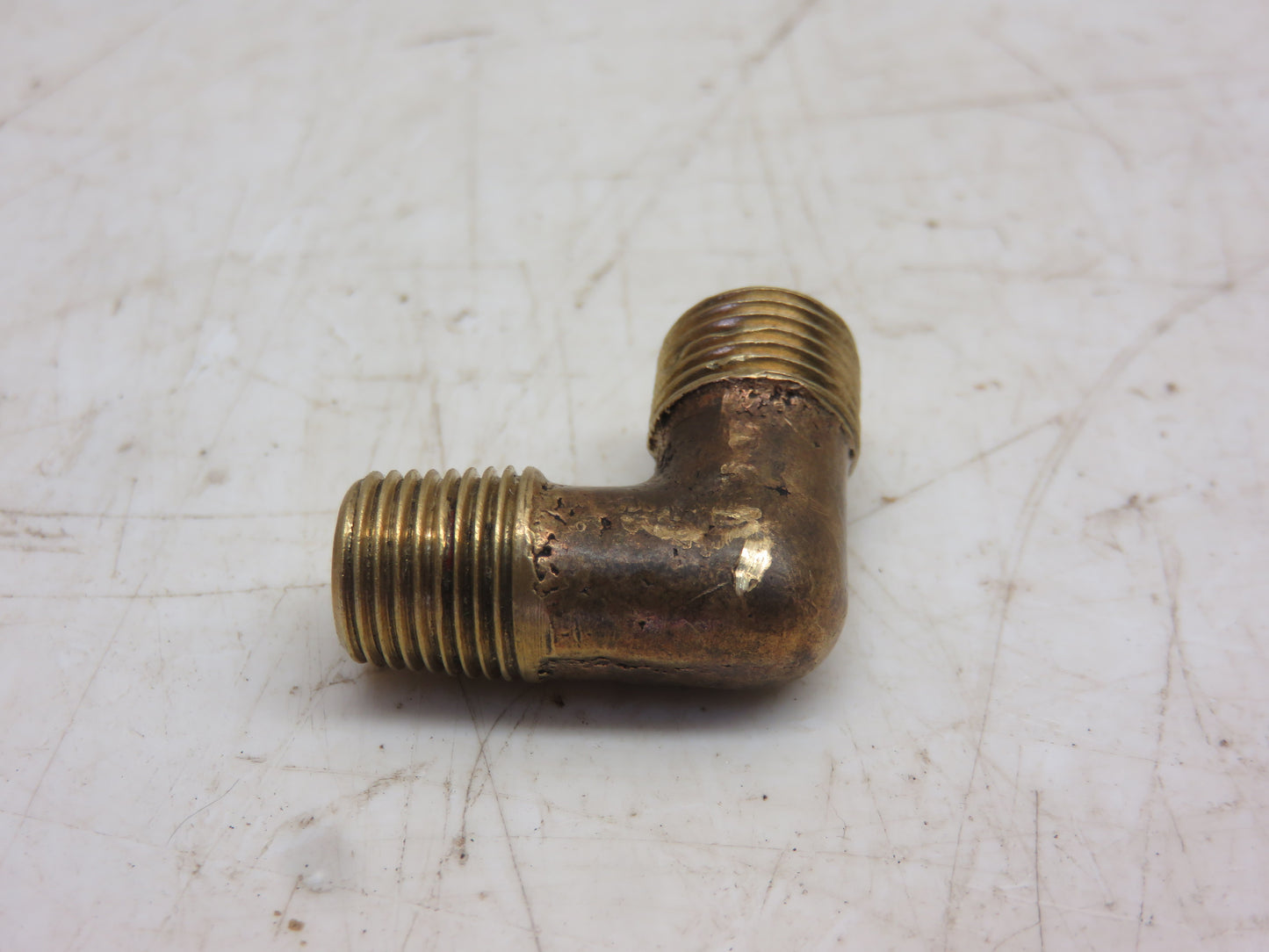 F357R John Deere Oil And Fuel Line Fitting For G, H, R, 70, 80, 520, 620, 720, 820, 530, 630, 730, 830
