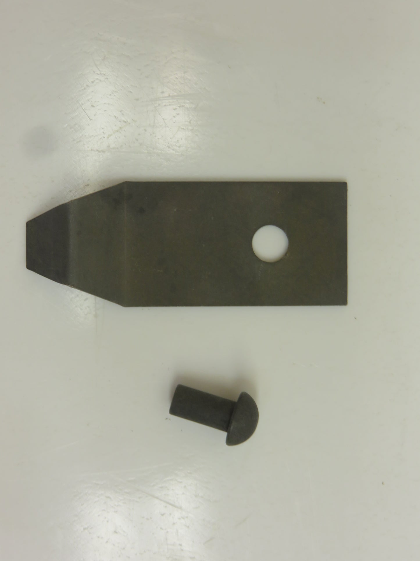 F1391R John Deere Clutch Pulley Cover Retaining Spring For 70, 720, 730