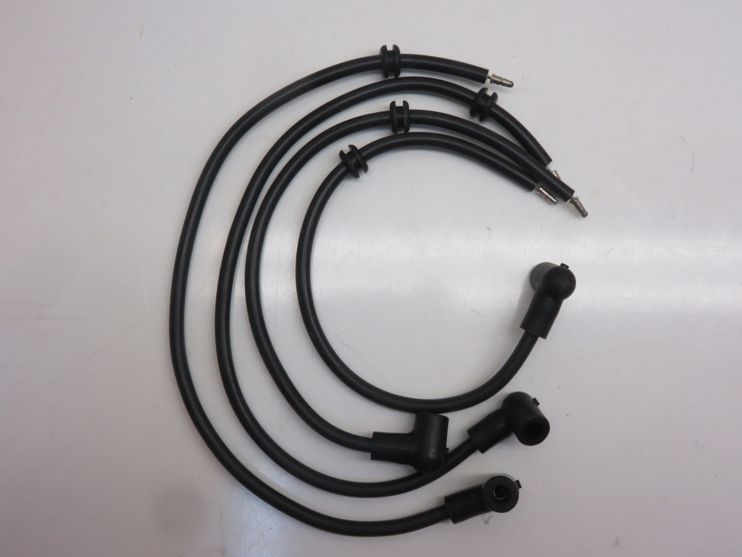 AR12004R, AR12005R John Deere Spark Plug Wire Set For 70, 80, 720, 820, 730, 830