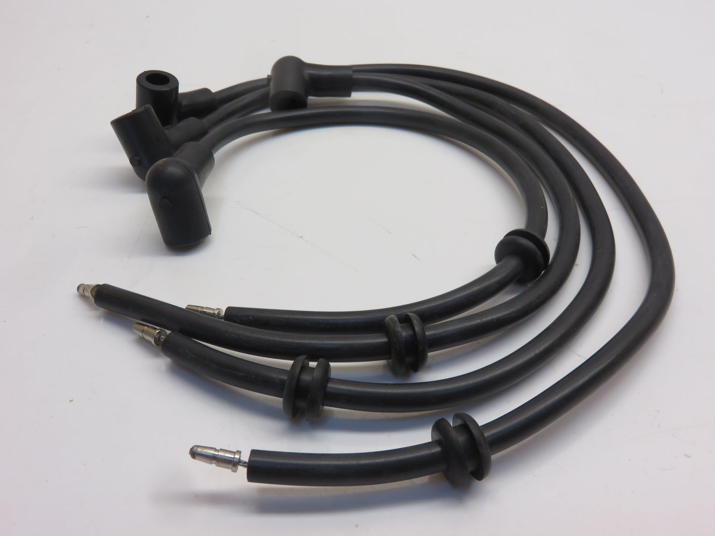 AR12004R, AR12005R John Deere Spark Plug Wire Set For 70, 80, 720, 820, 730, 830