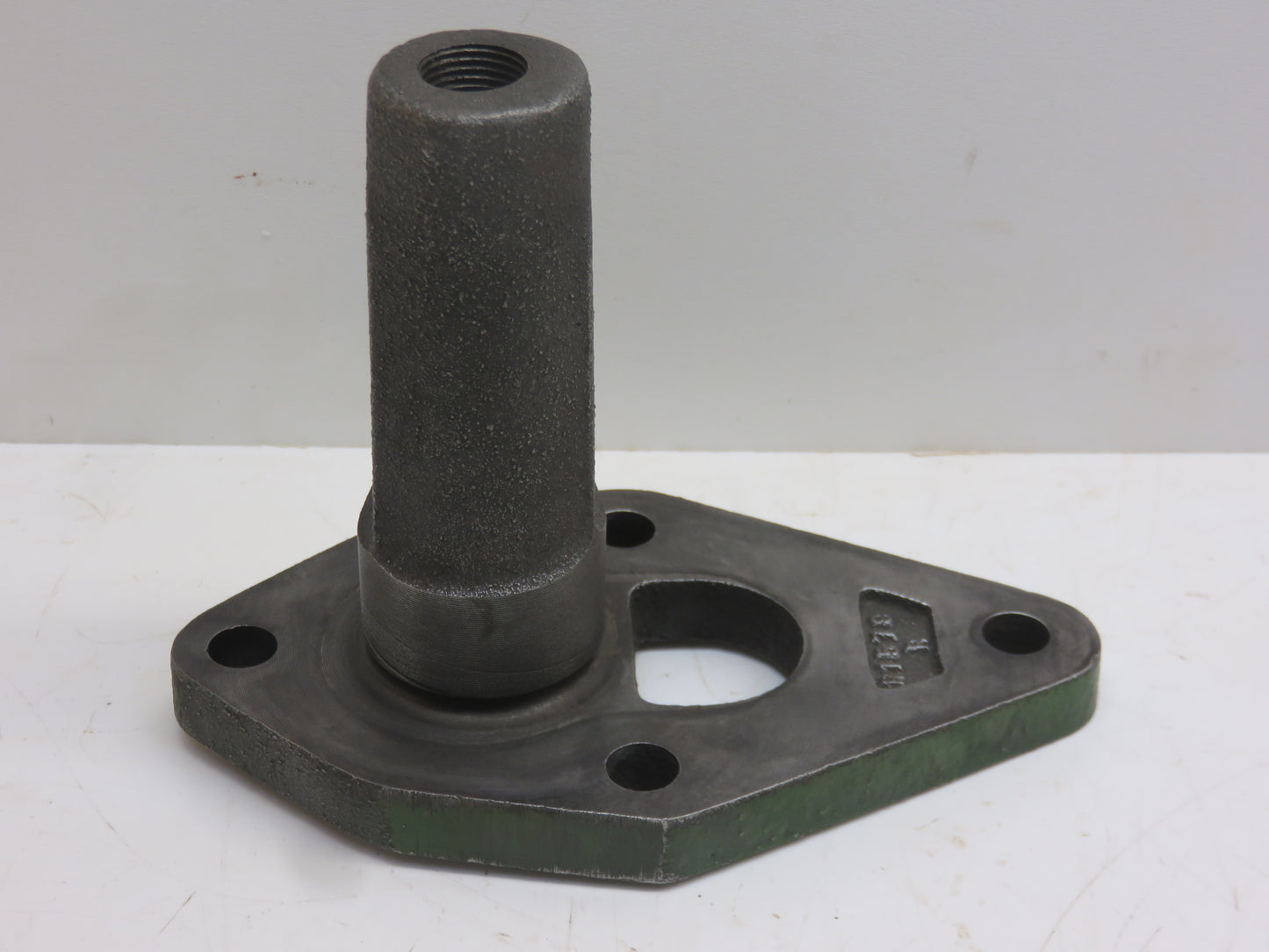 R1579R John Deere Engine Oil Manifold For 80, 820, 830