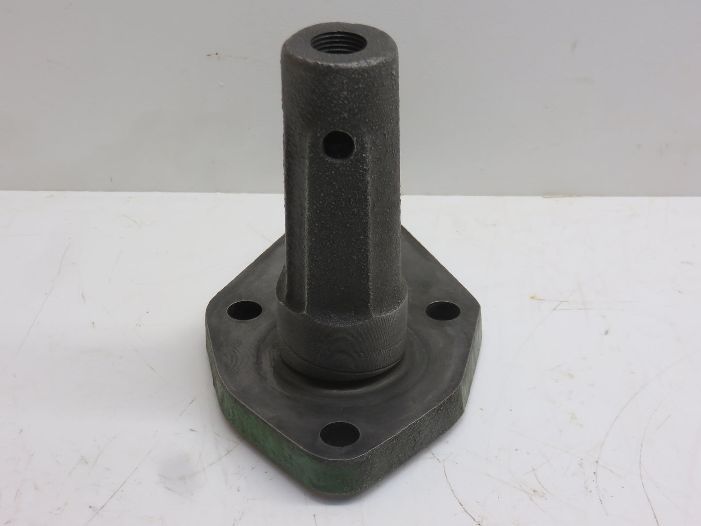 R1579R John Deere Engine Oil Manifold For 80, 820, 830