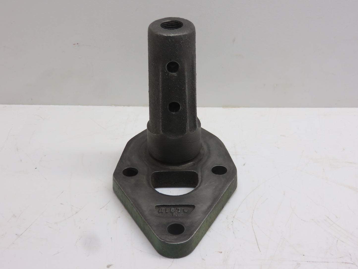 R1579R John Deere Engine Oil Manifold For 80, 820, 830