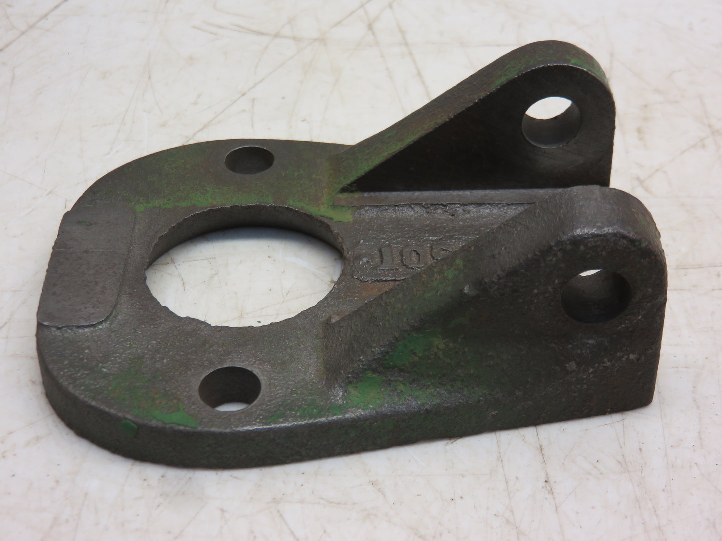 M950T John Deere Brake Pivot Bracket For MT
