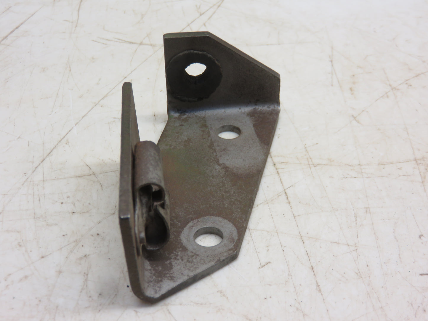 AM311T, AM704T John Deere Right Rear Fuel Tank Support Bracket For M, MI, MT