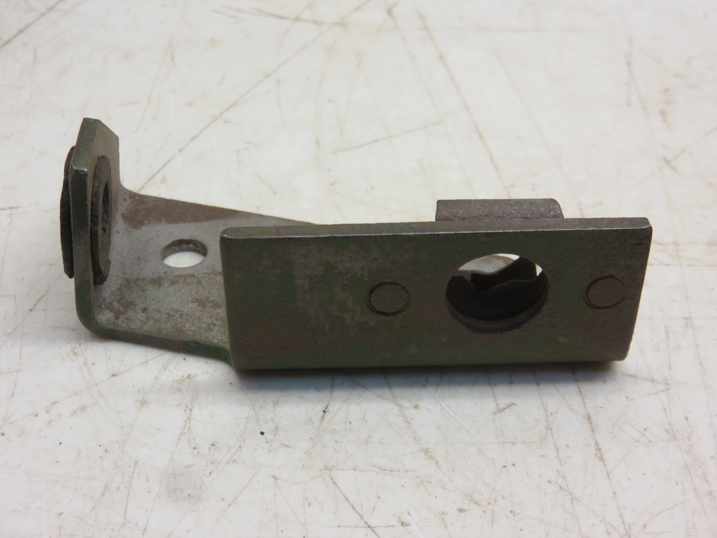 AM311T, AM704T John Deere Right Rear Fuel Tank Support Bracket For M, MI, MT