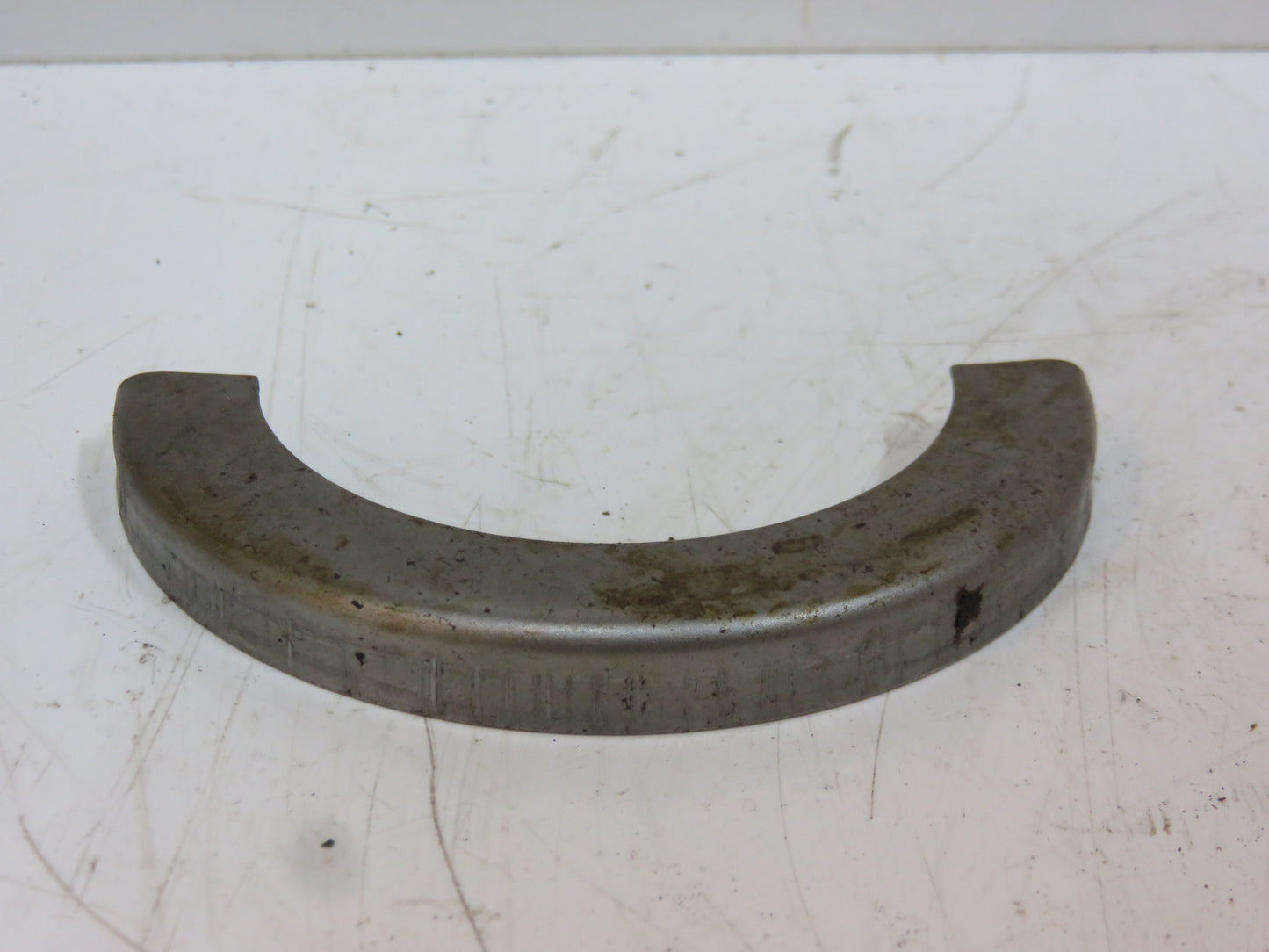 A1424R John Deere Front Spindle Dust Shield For A, B, G, 50, 60, 70, 520, 620, 720, 530, 630, 730