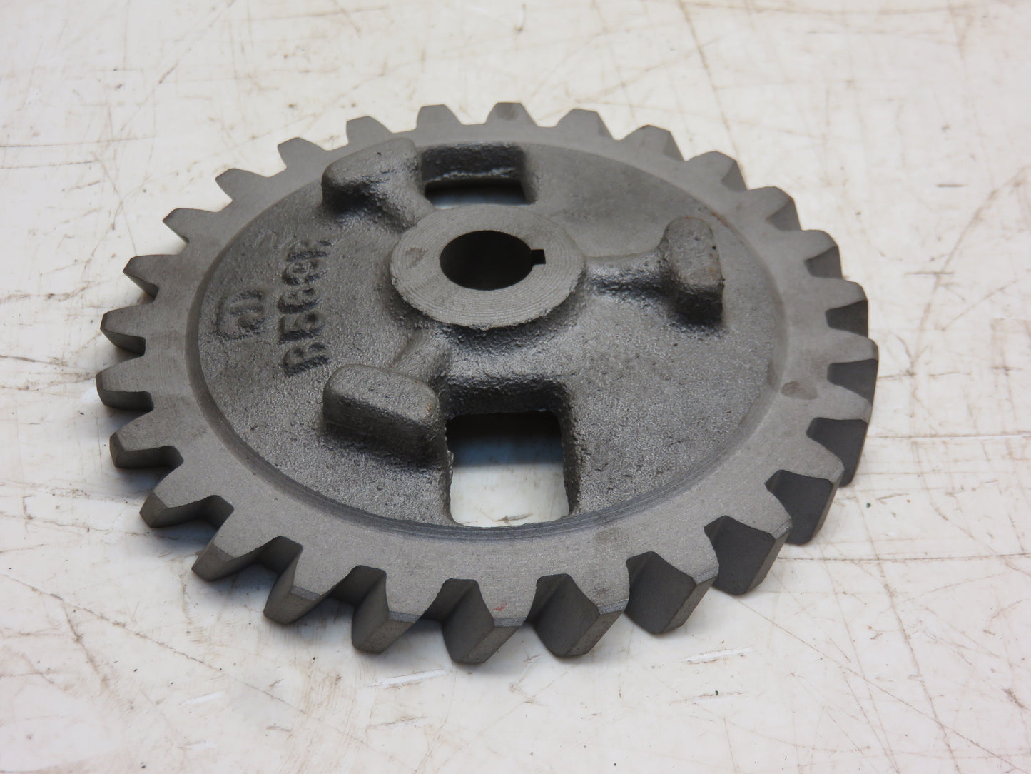 R563R, AR885R John Deere Pony Motor Engine Oil Pump Drive Gear For R