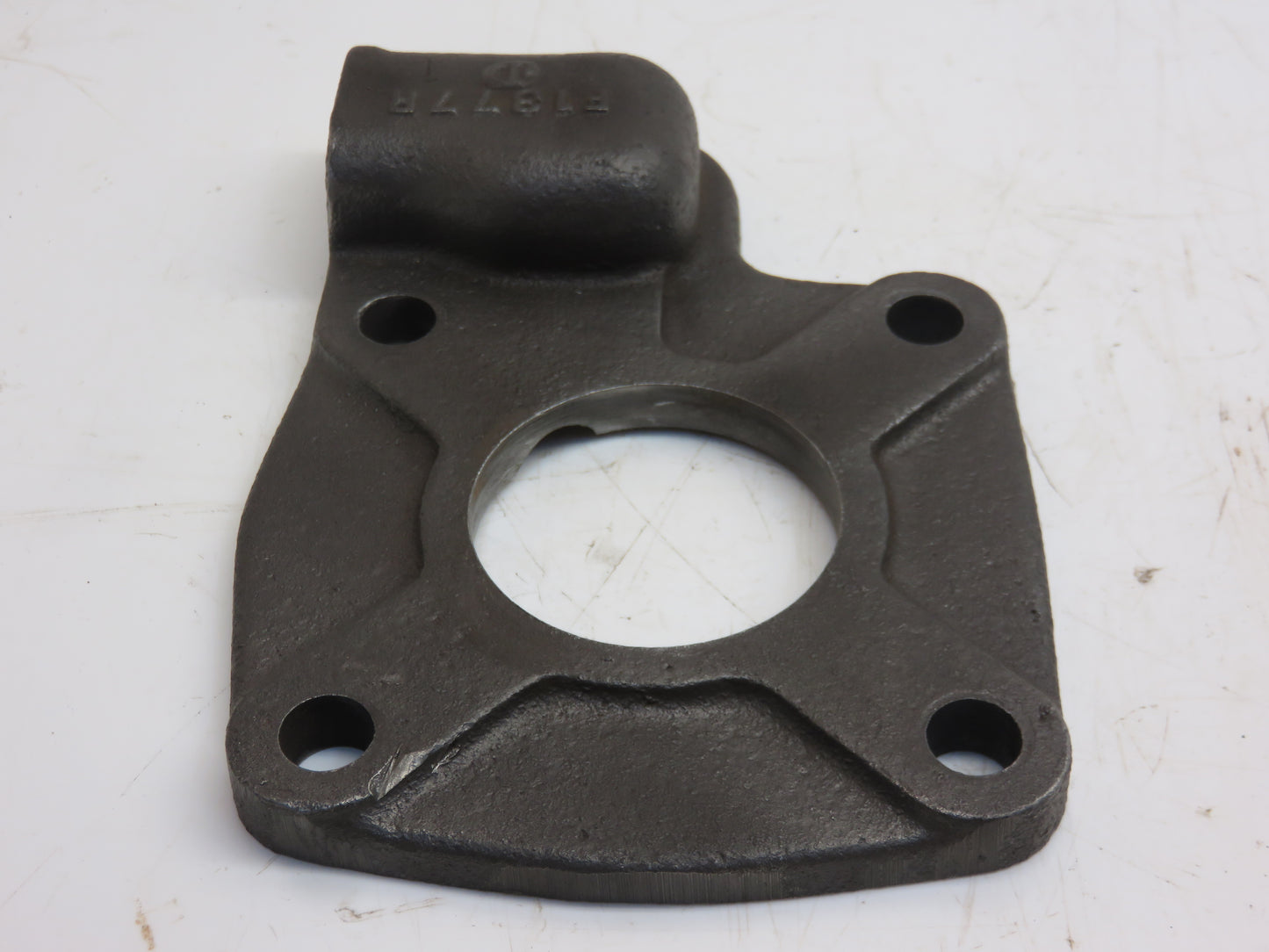 F1377R John Deere Transmission Drive Shaft Bearing Cover For 70