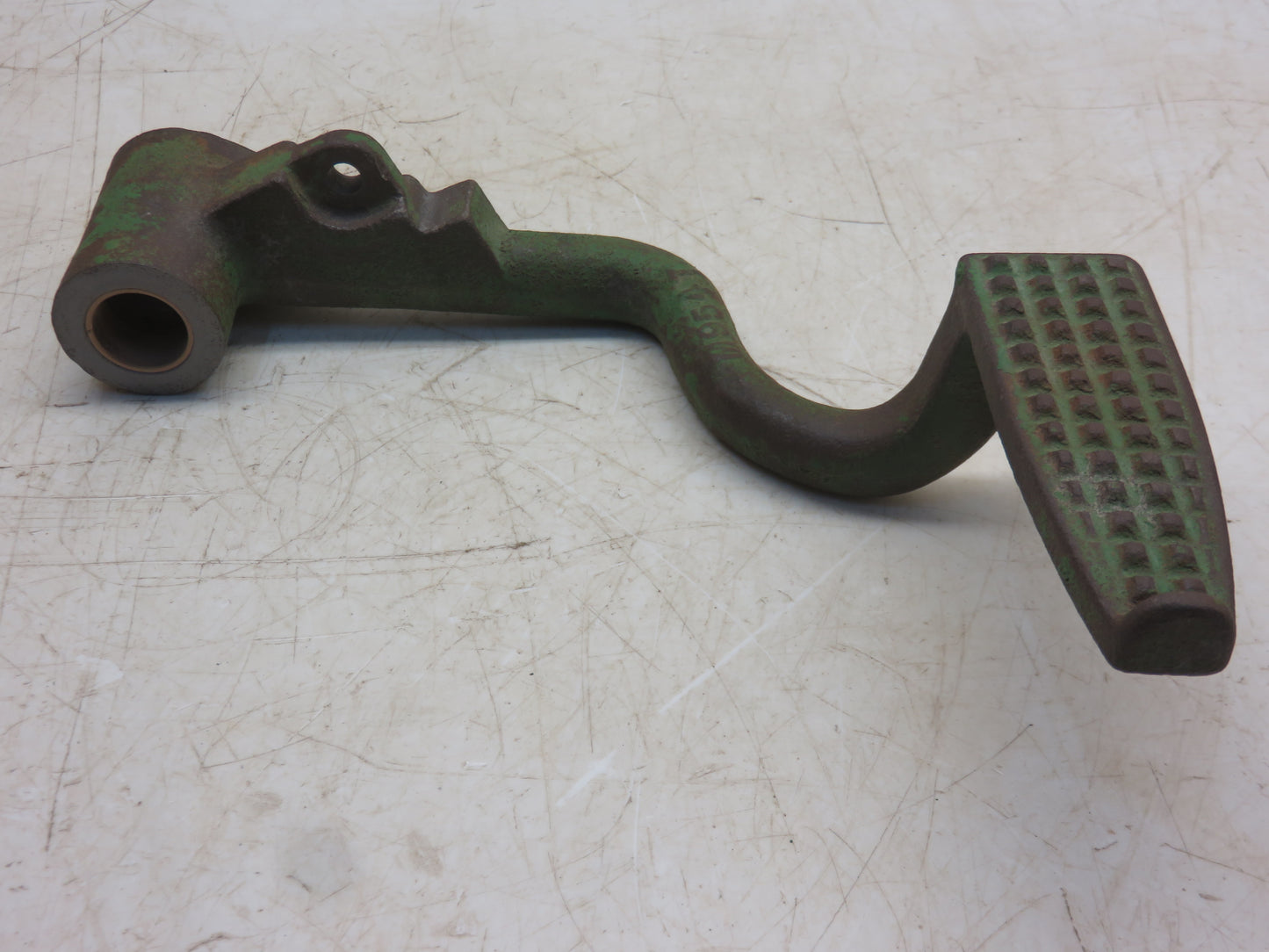 AM912T, M954T John Deere Right Hand Brake Pedal For MT