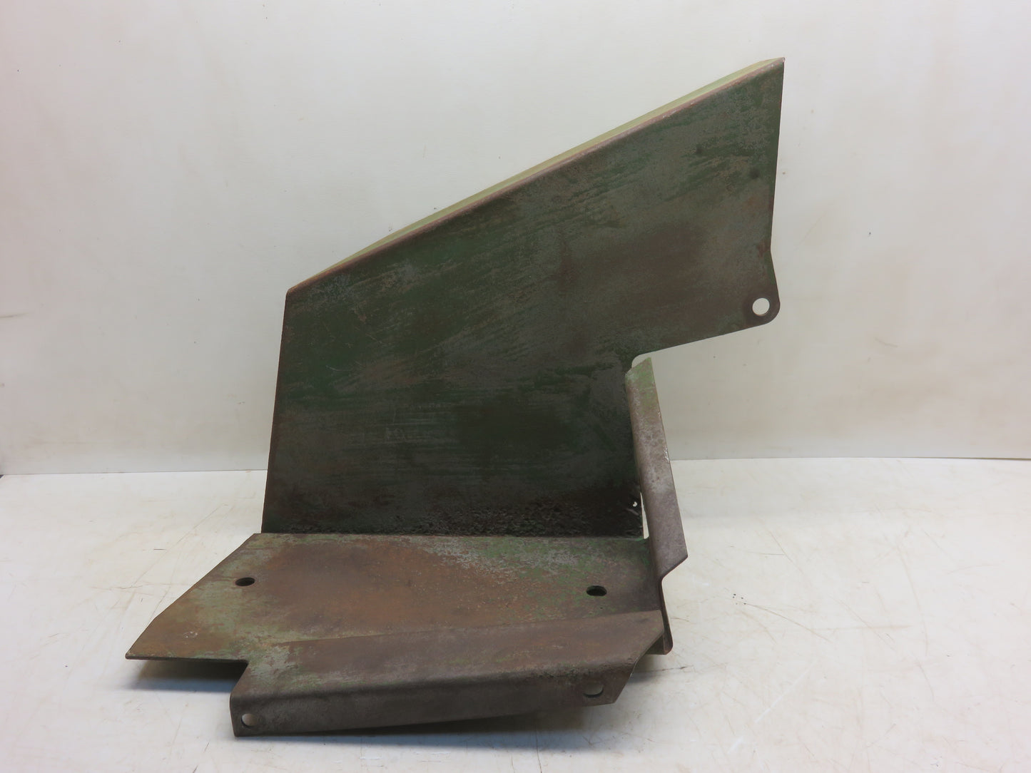 AM932T John Deere Right Side Footrest For MT