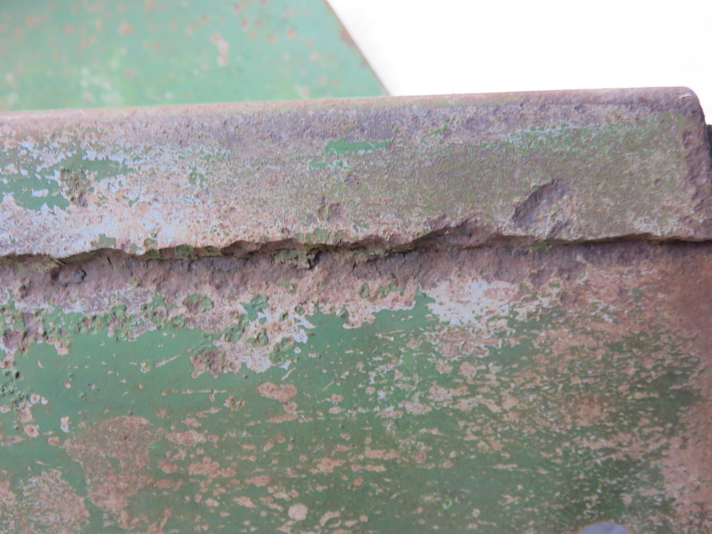 AM932T John Deere Right Side Footrest For MT