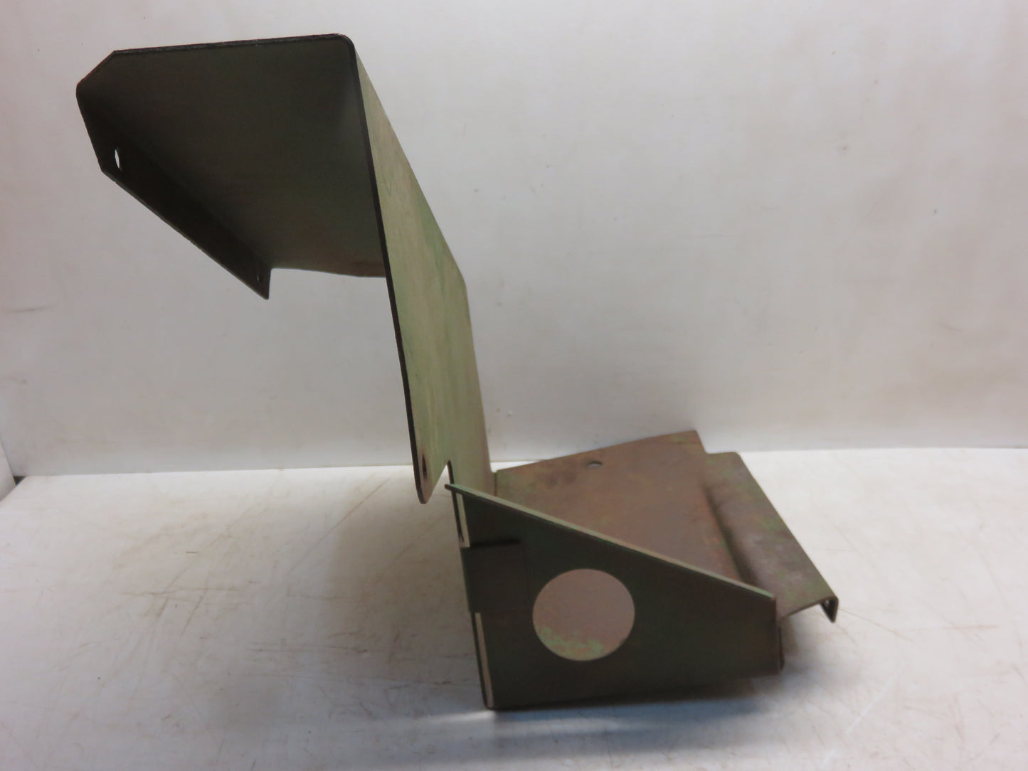 AM933T John Deere Left Side Footrest For MT