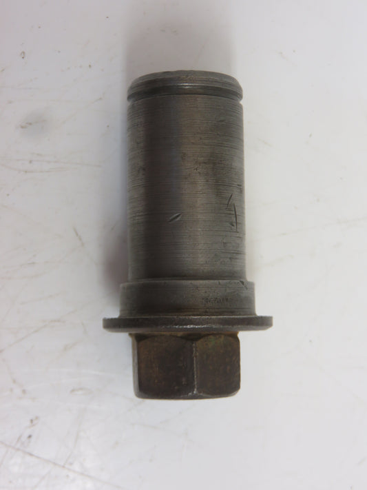 AF2889R John Deere Oil Filter Nut For 520, 620, 720, 820, 530, 630, 730, 830