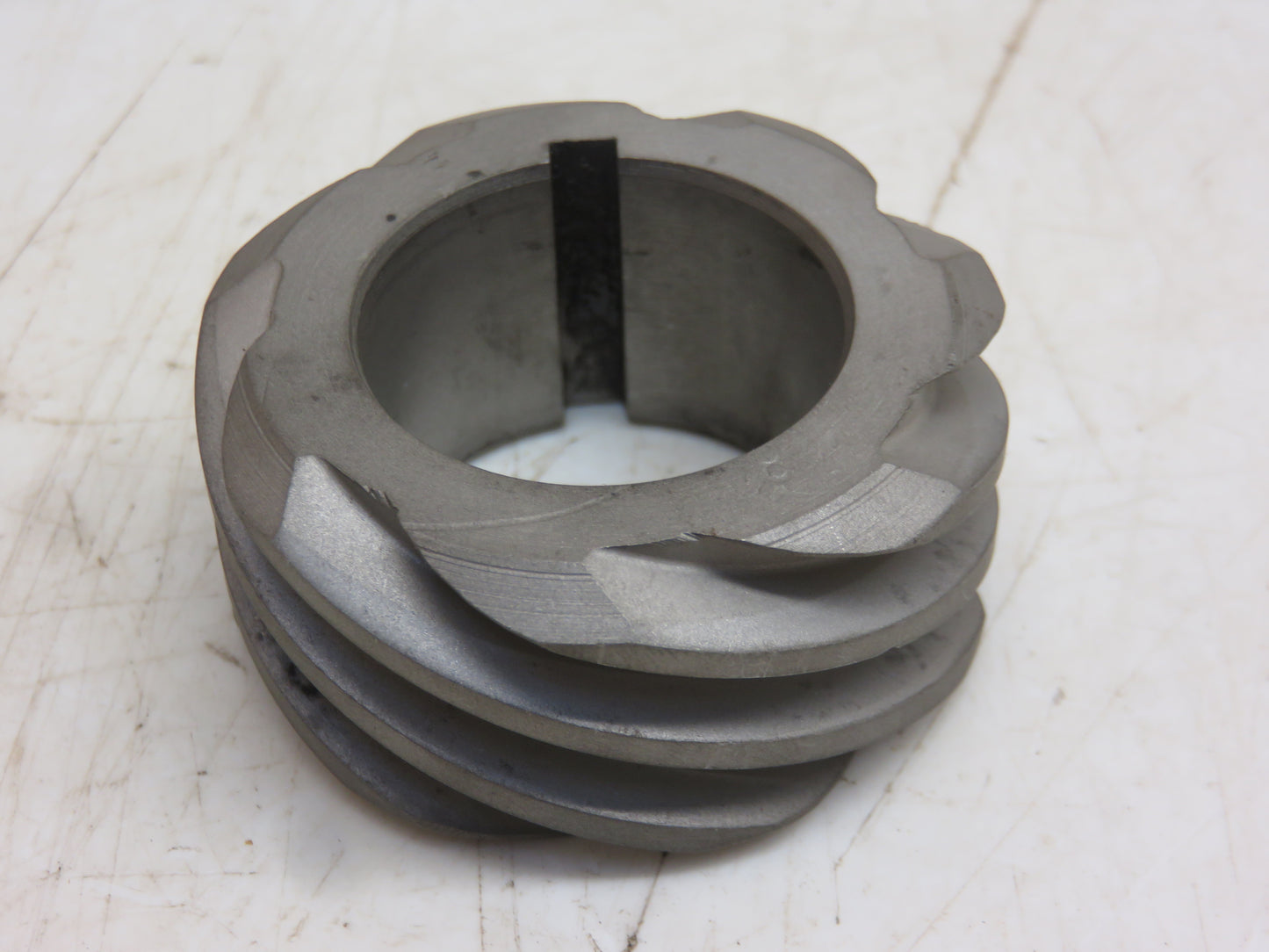 AR897R, R131R John Deere Transmission Oil Pump Drive Pinion For R