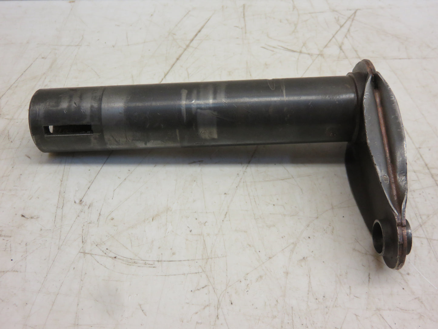 AM322T, AM686T John Deere Clutch Control Shaft For M, 40, 320, 420, 330, 430, 435