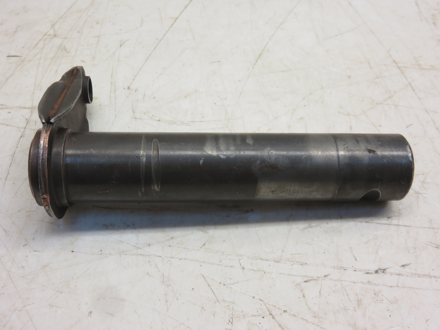 AM322T, AM686T John Deere Clutch Control Shaft For M, 40, 320, 420, 330, 430, 435