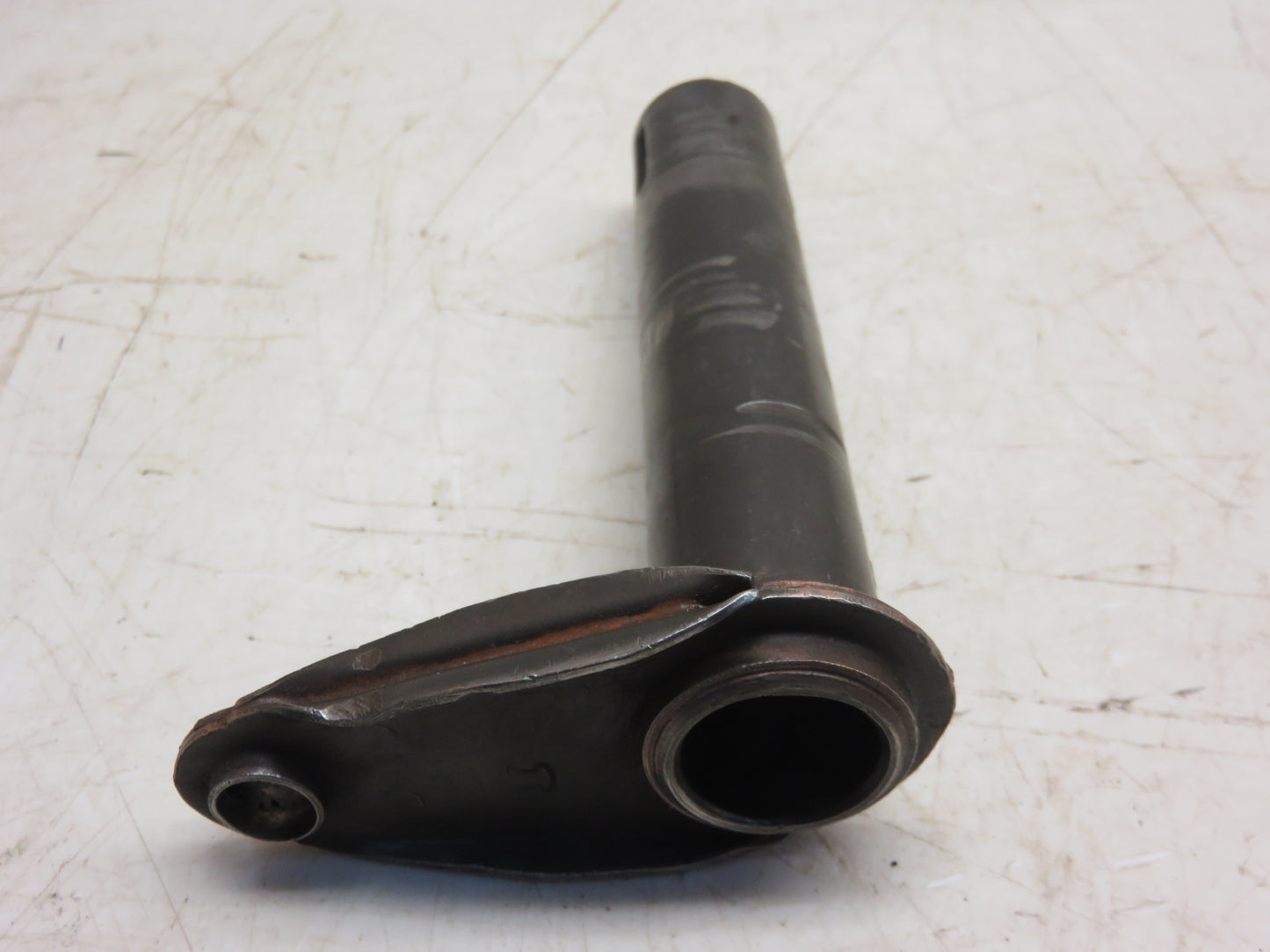 AM322T, AM686T John Deere Clutch Control Shaft For M, 40, 320, 420, 330, 430, 435