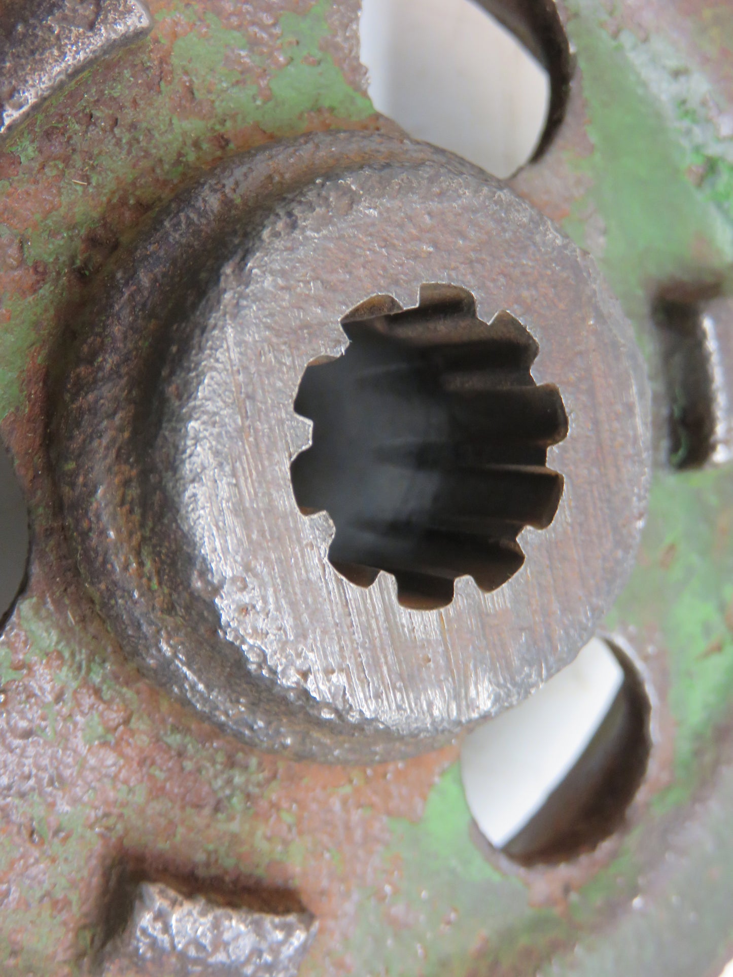 B2124R John Deere Generator Drive Pulley For A, AR, AO, B, BR, BO, H