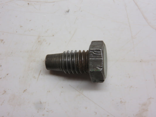 R28007 John Deere Throttle Handle Bolt For 1010, 2010, 2510, 3010, 4010, 5010