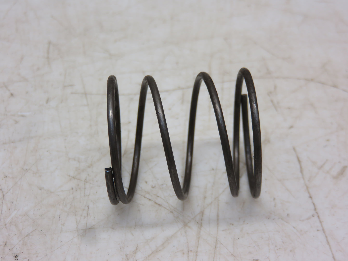 R273R John Deere Clutch Fork Spring For R, 50, 60, 80, 520, 620, 820, 530, 630, 830