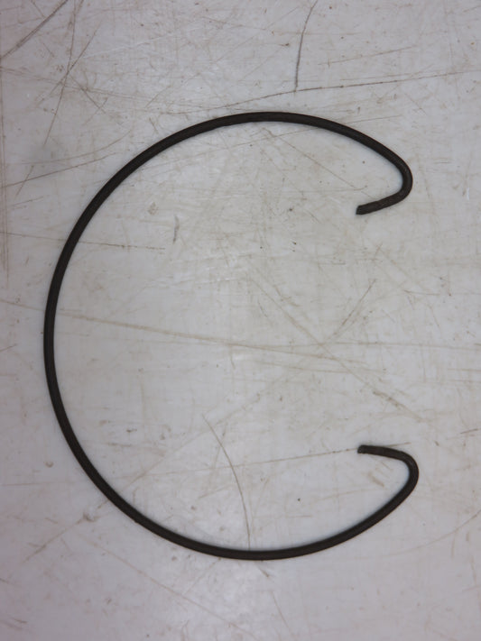 L995T John Deere Baffle Plate Retaining Ring For L, LI, LA