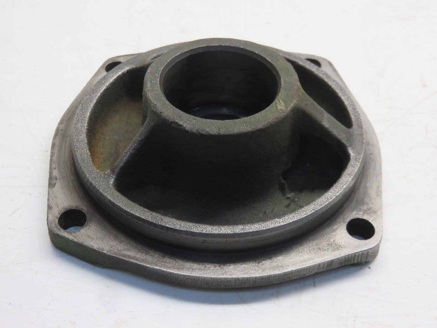 R305R, AR923R John Deere Governor Bearing Housing For R, 80, 820, 830