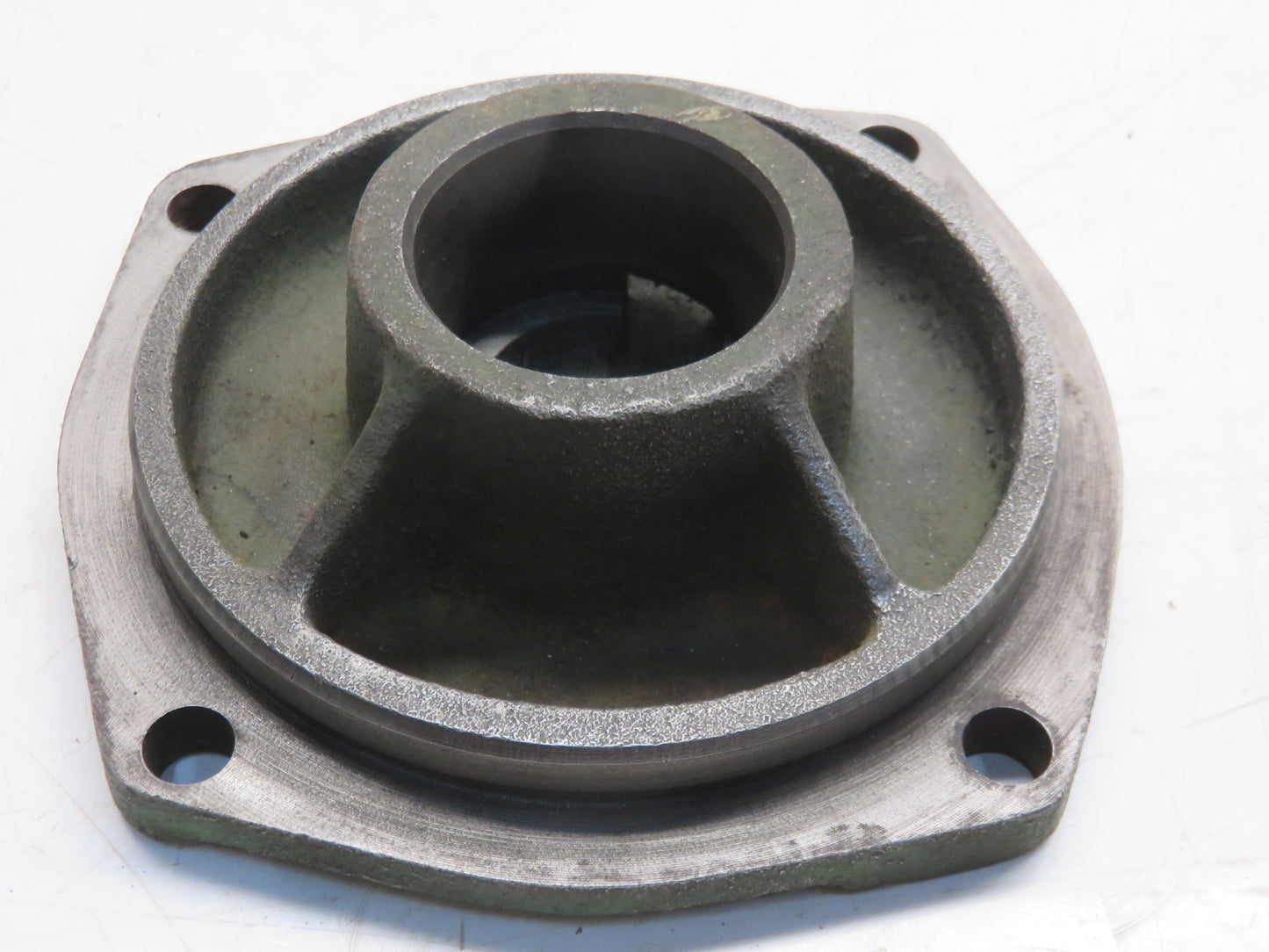R305R, AR923R John Deere Governor Bearing Housing For R, 80, 820, 830