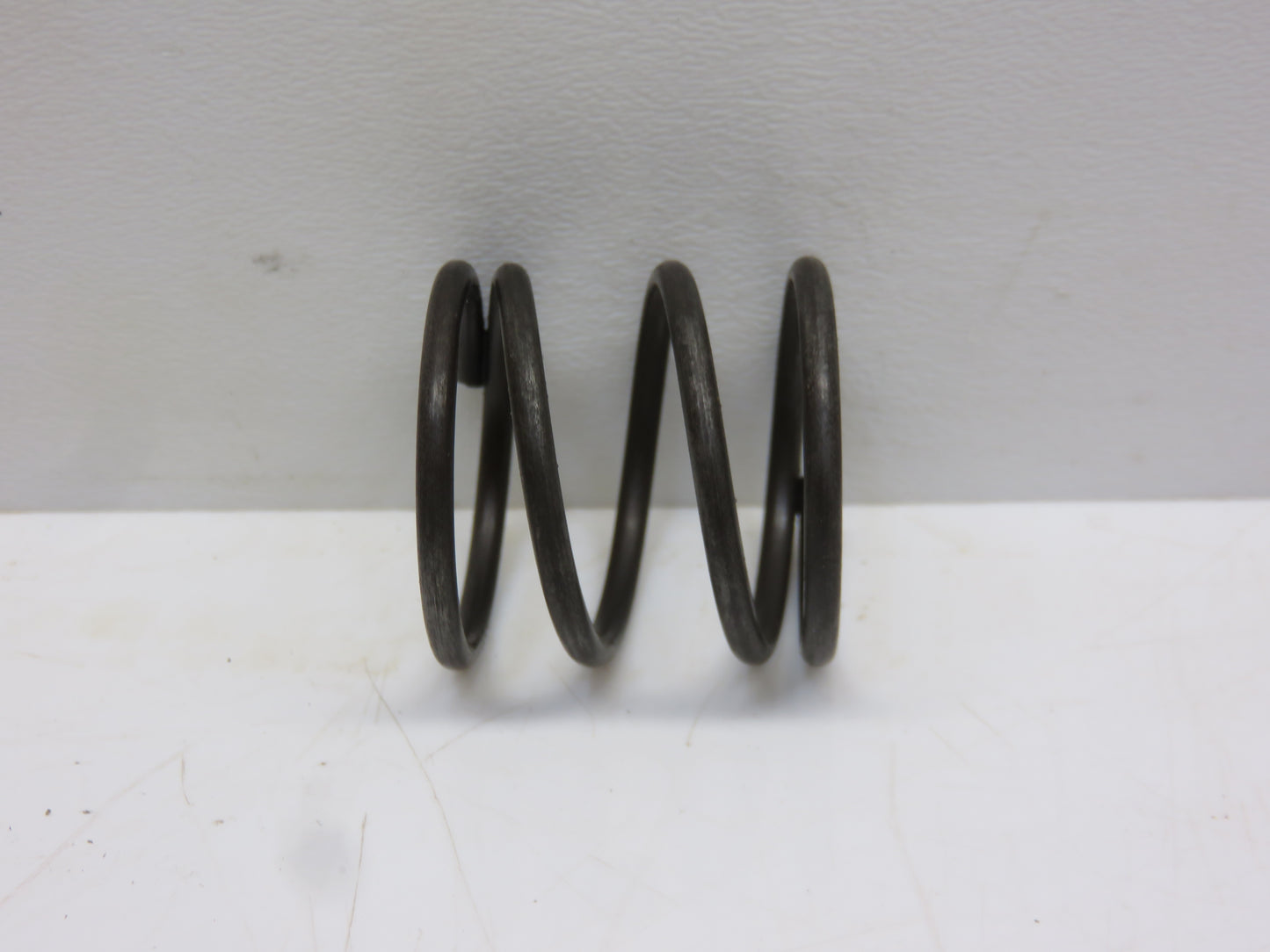 M90T John Deere Oil Filter Bottom Plate Spring For M, MT, 40, 320, 420, 330, 430, 1010, 2010