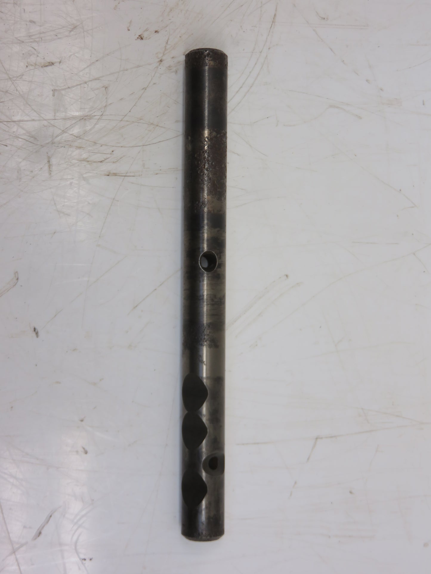 T18255 John Deere First And Fourth Speed Shifter Shaft For 1010