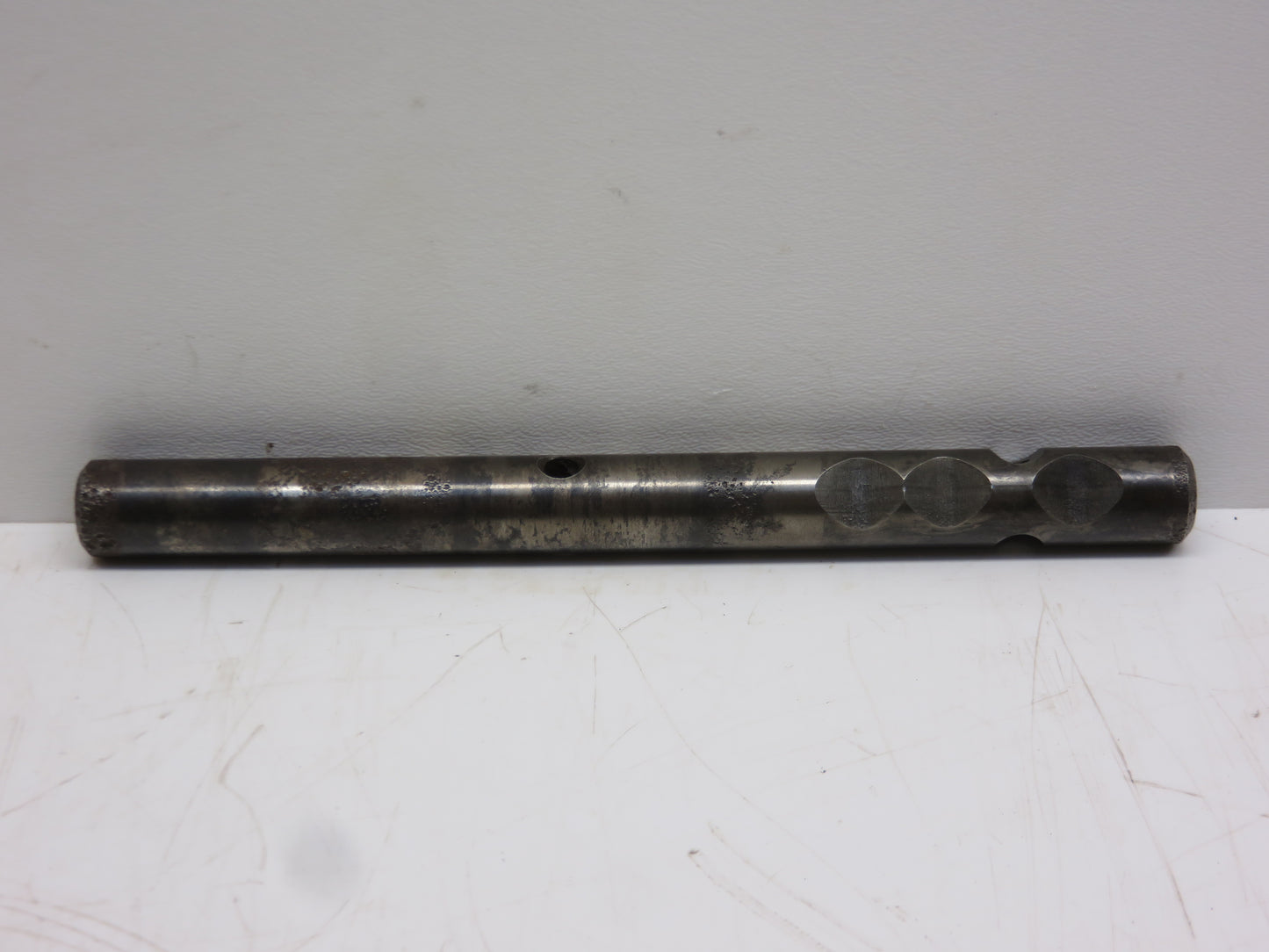 T18255 John Deere First And Fourth Speed Shifter Shaft For 1010