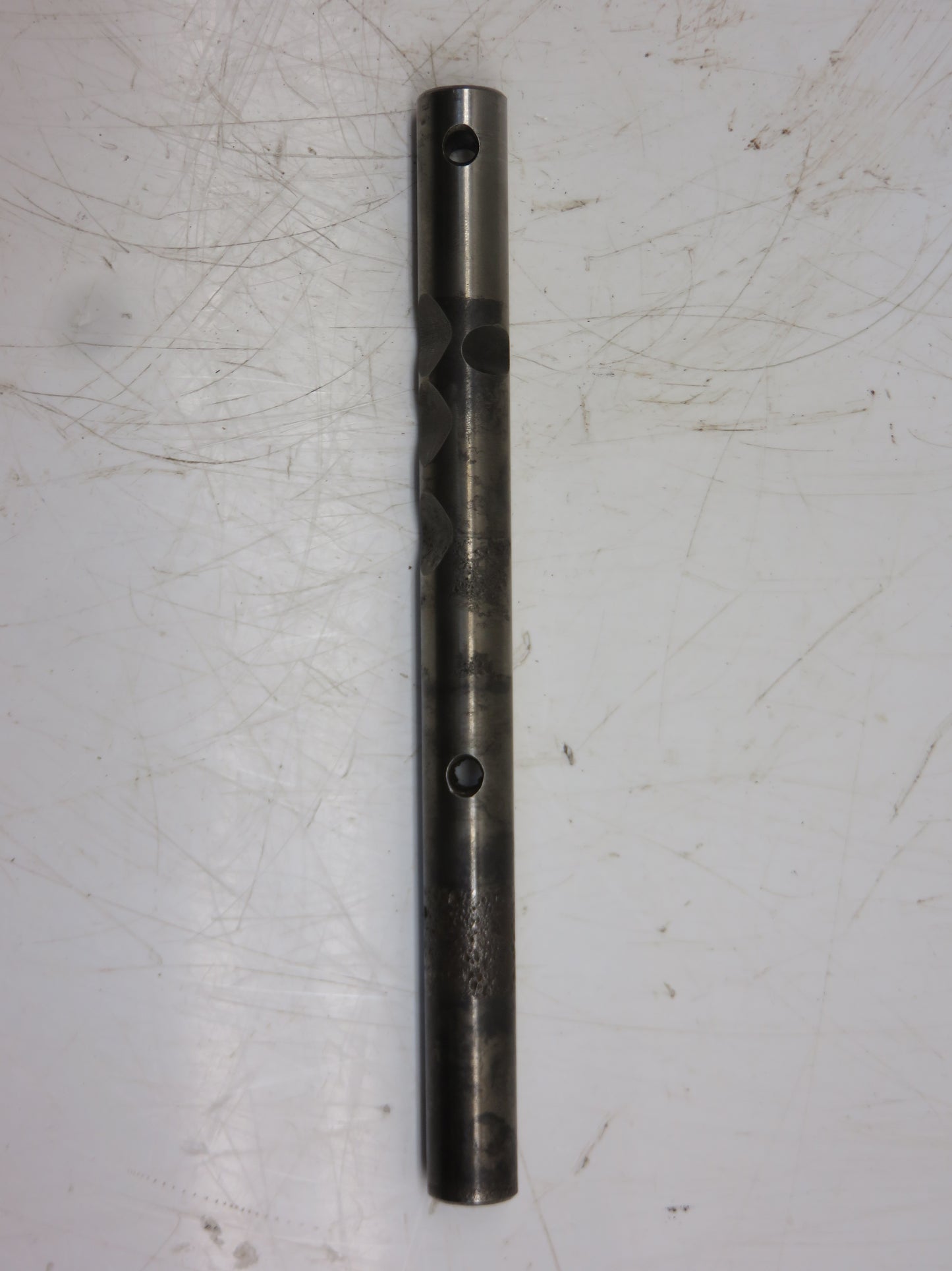 T18257 John Deere Third And Fifth Speed Shifter Shaft For 1010