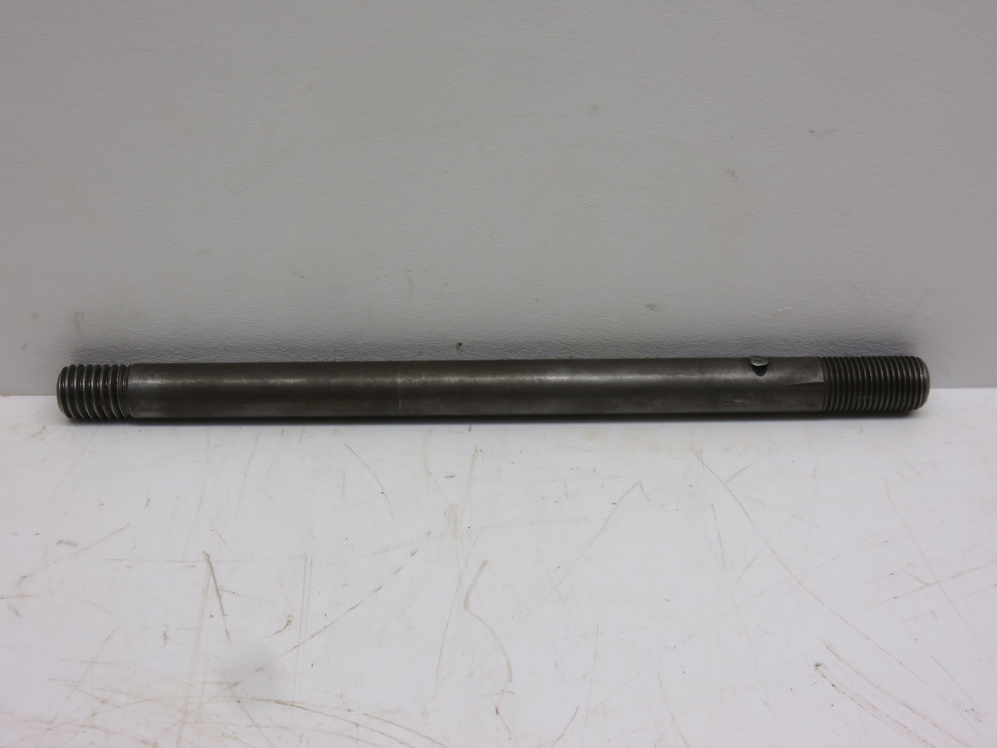 M95T John Deere Oil Filter Stud For M, 40, 320, 330, 420, 430