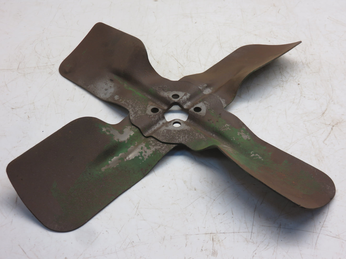 AM2840T John Deere Fan Blade For 420, 430, 435