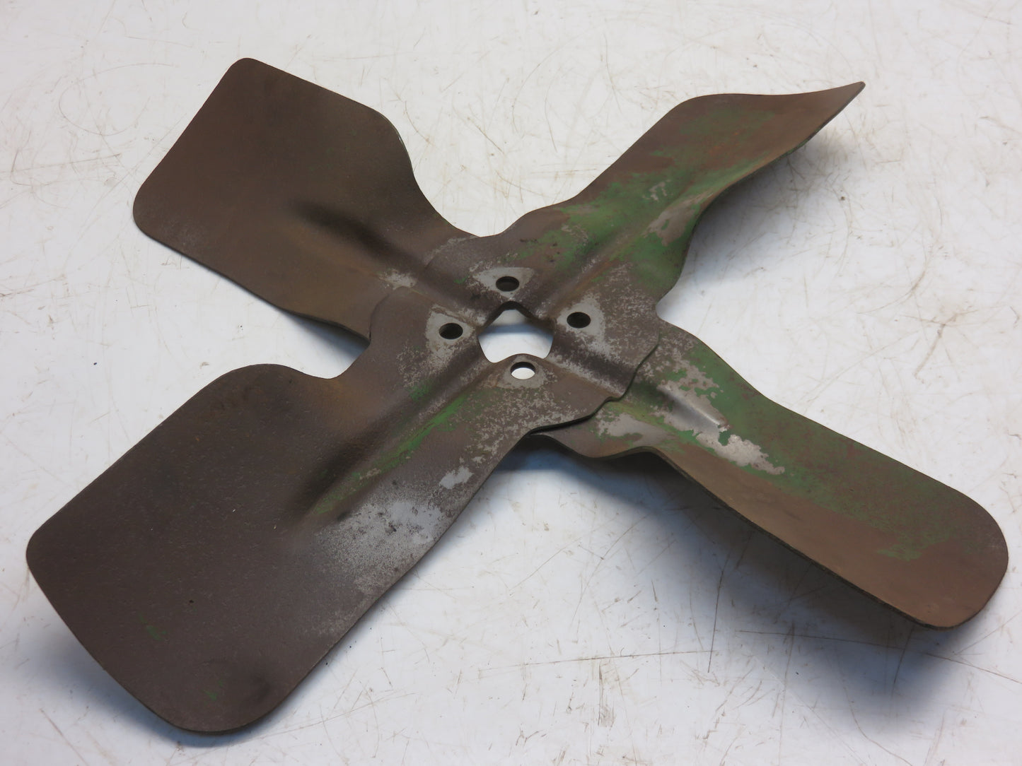AM2840T John Deere Fan Blade For 420, 430, 435