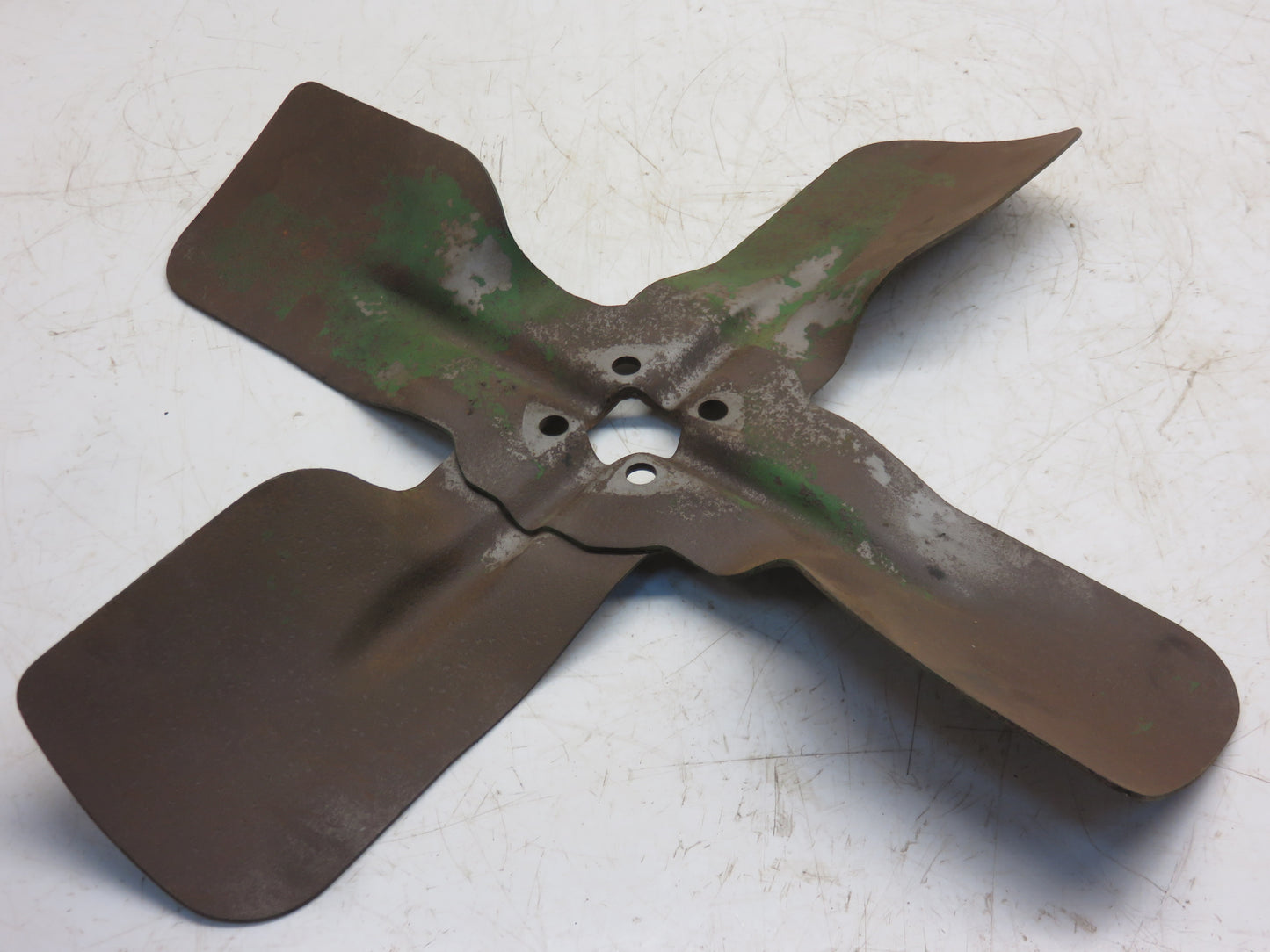 AM2840T John Deere Fan Blade For 420, 430, 435