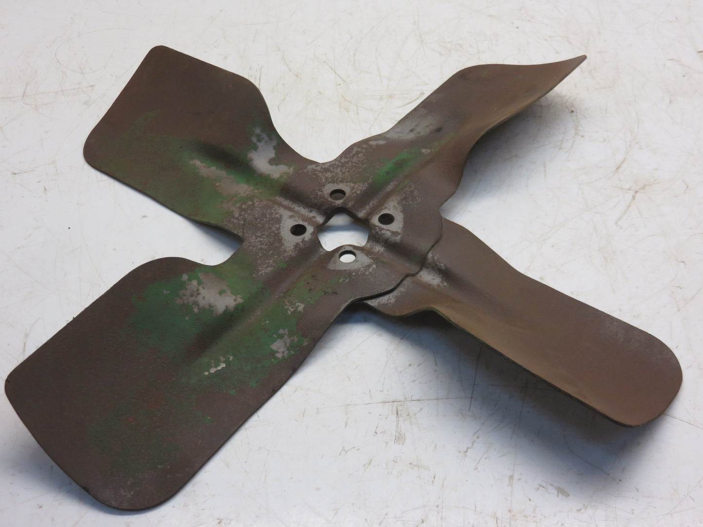 AM2840T John Deere Fan Blade For 420, 430, 435