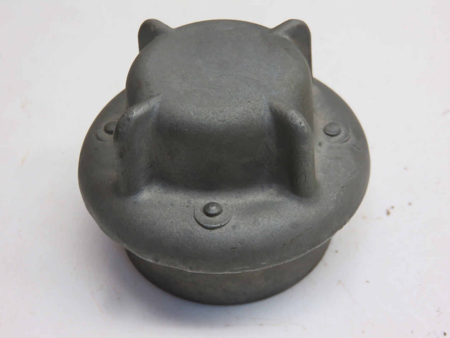 AR30697, R32715 John Deere Hydraulic Oil Fill Cap For 2510, 3020, 4020, 5020, 6030