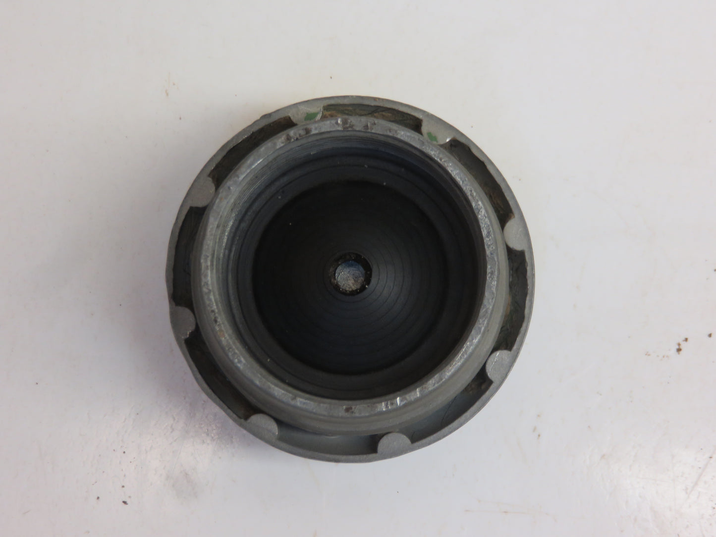 AR30697, R32715 John Deere Hydraulic Oil Fill Cap For 2510, 3020, 4020, 5020, 6030